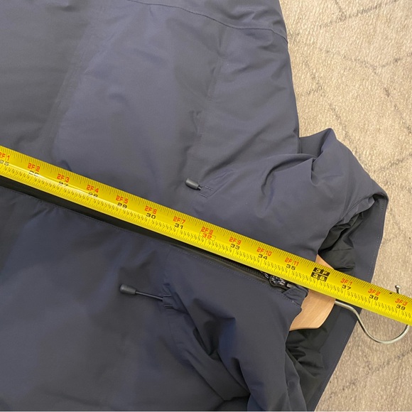 Patagonia men’s Jackson Glacier Parka waterproof puffer - Picture 2 of 9